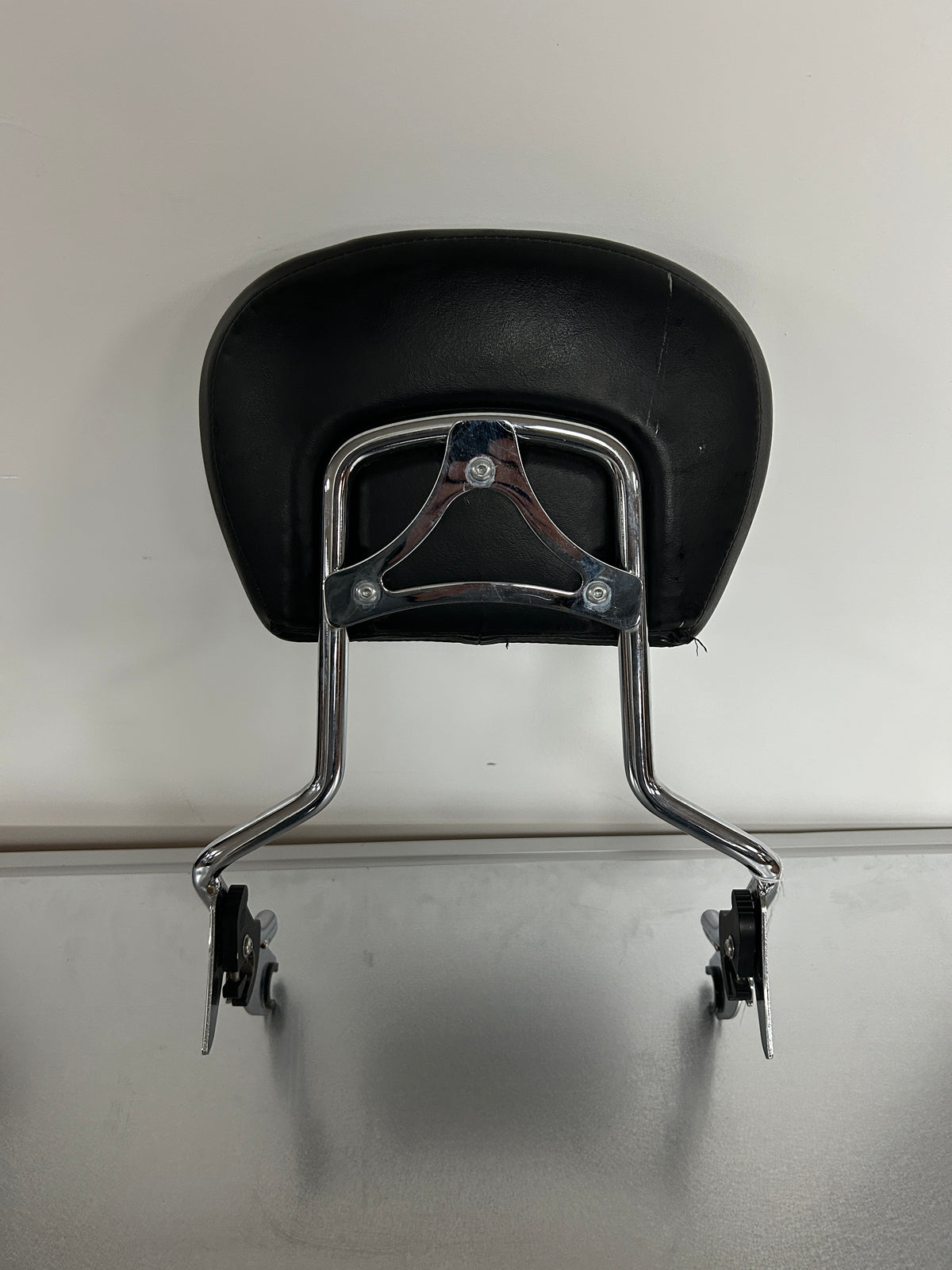2009 UP TOURING BACK REST IN CHROME