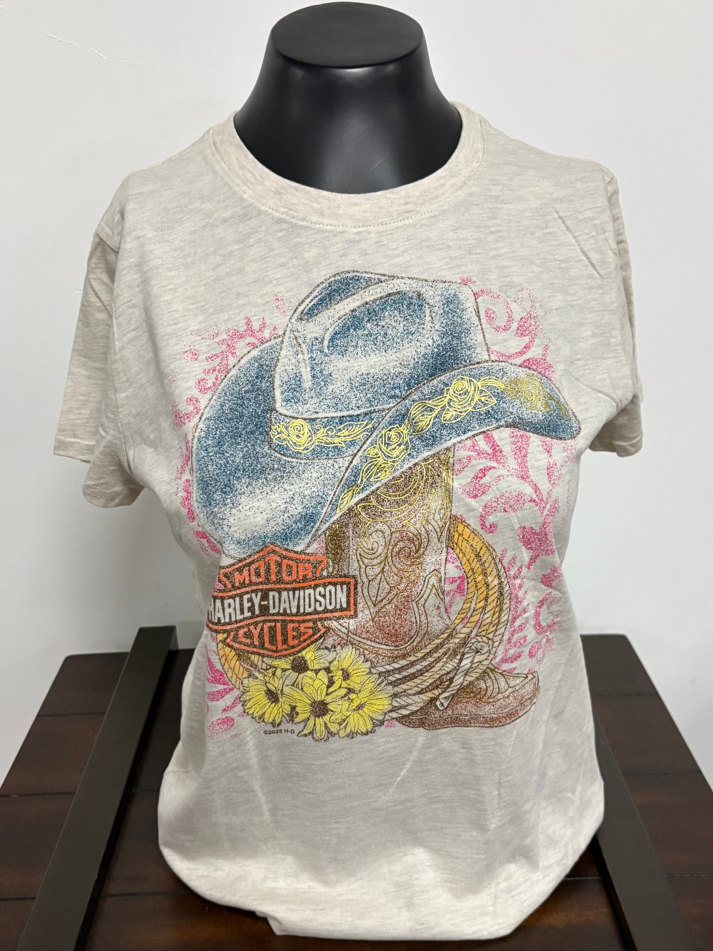 HD Silver Spurs Women's Tee