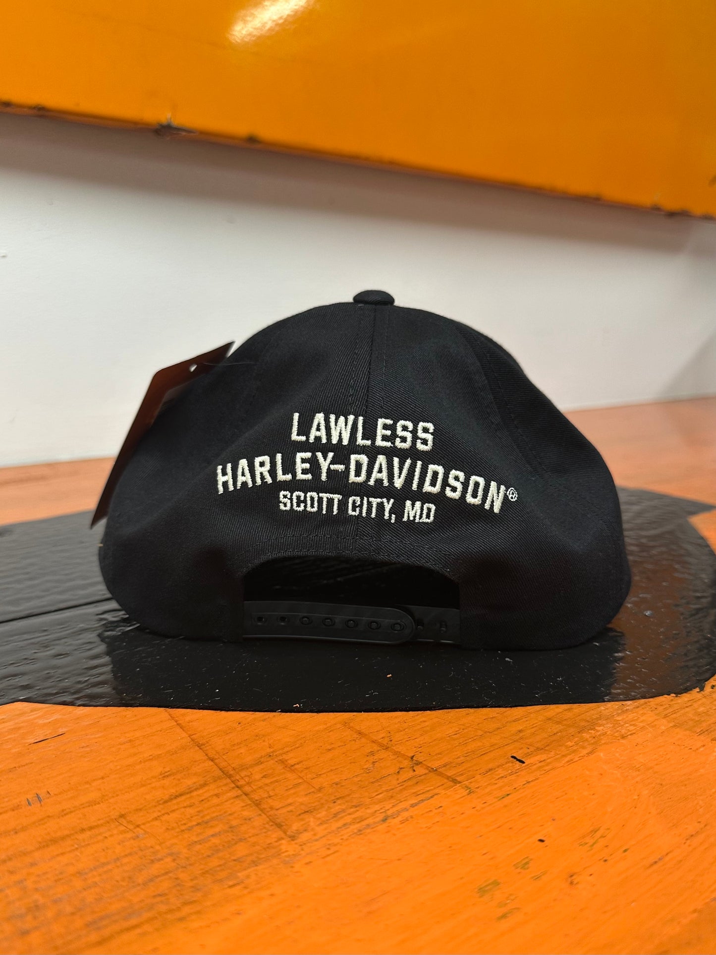 Valin Snapback Ballcap Black
