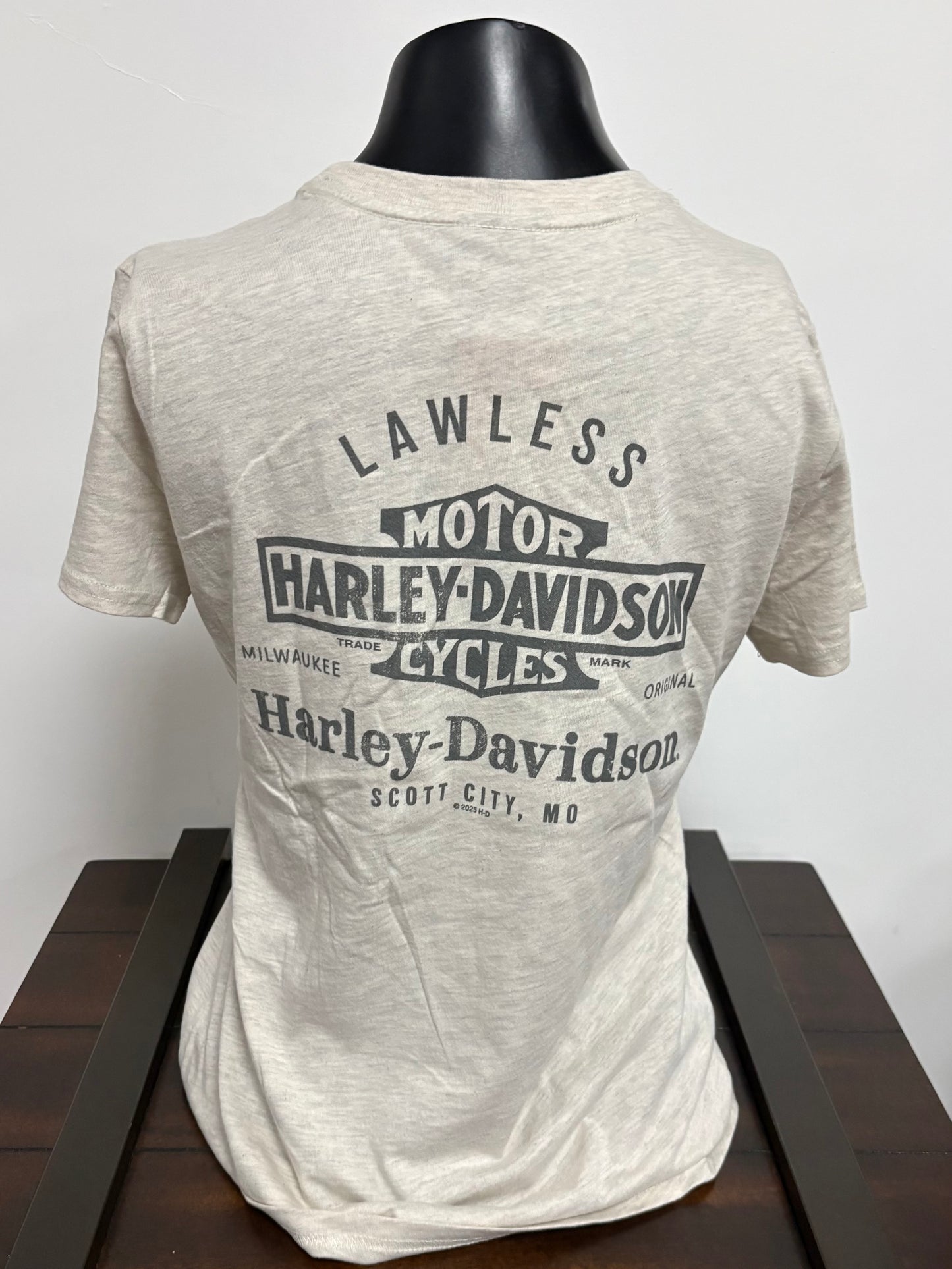 HD Silver Spurs Women's Tee