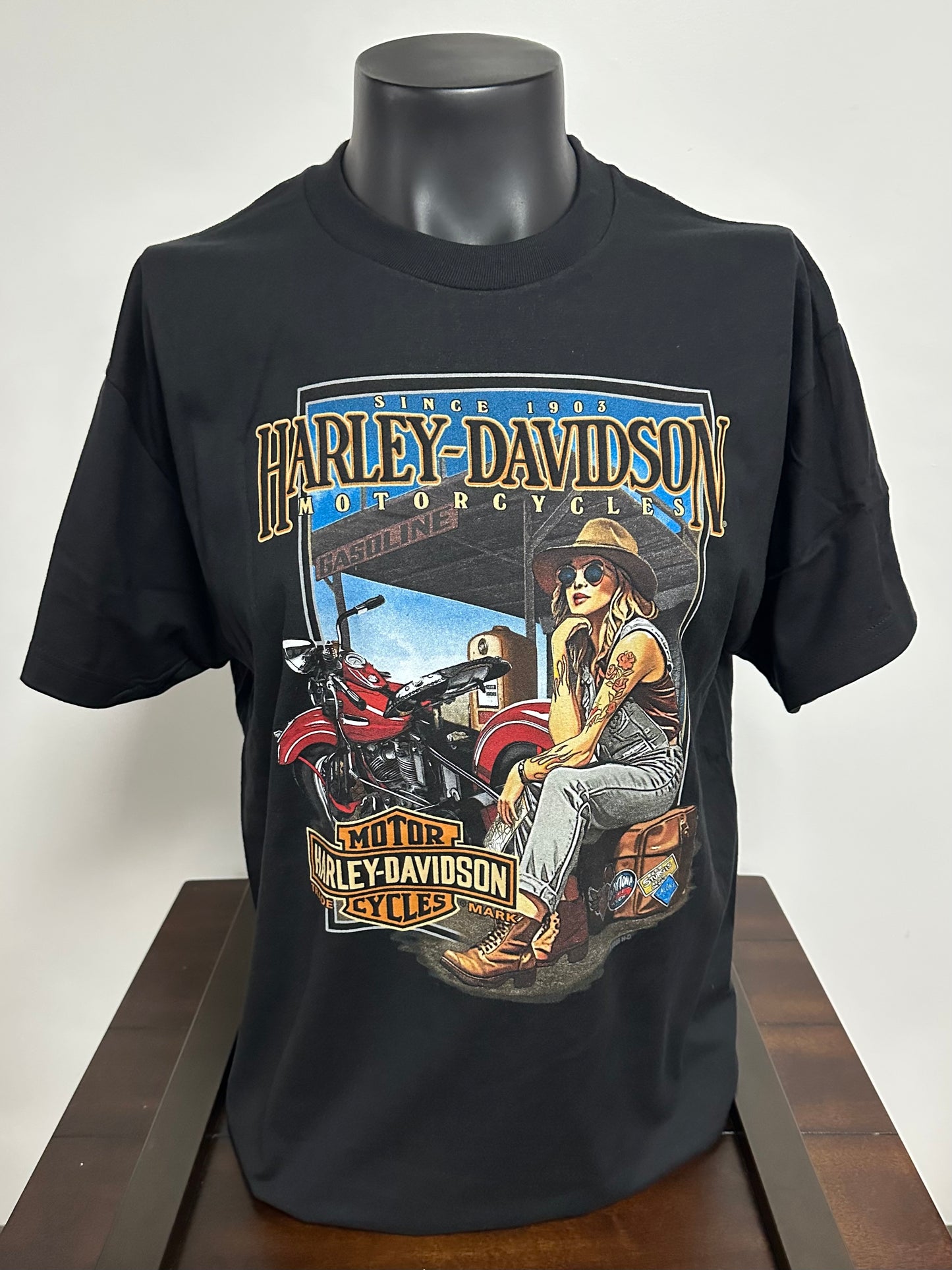 Hangin' Out Tee