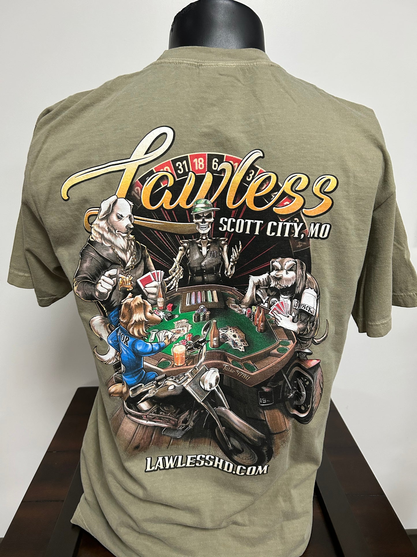 Lawless Poker Table Mens Short Sleeve Tee
