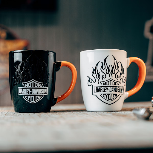 Bar & Shield Color Changing Mug Set