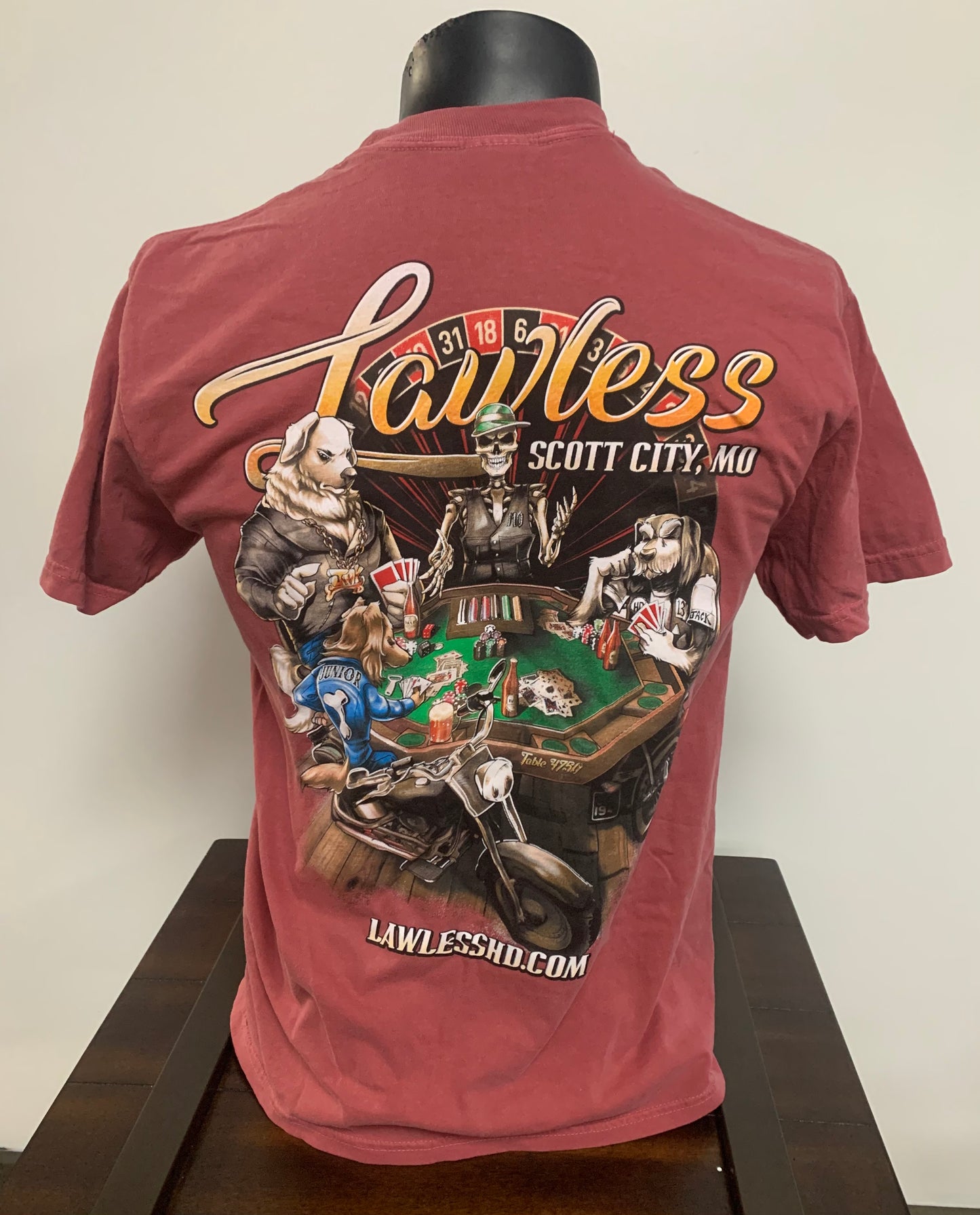 Lawless Poker Table Mens Short Sleeve Tee