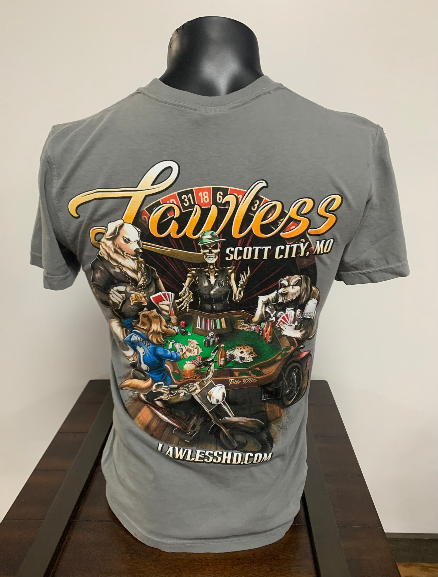 Lawless Poker Table Mens Short Sleeve Tee