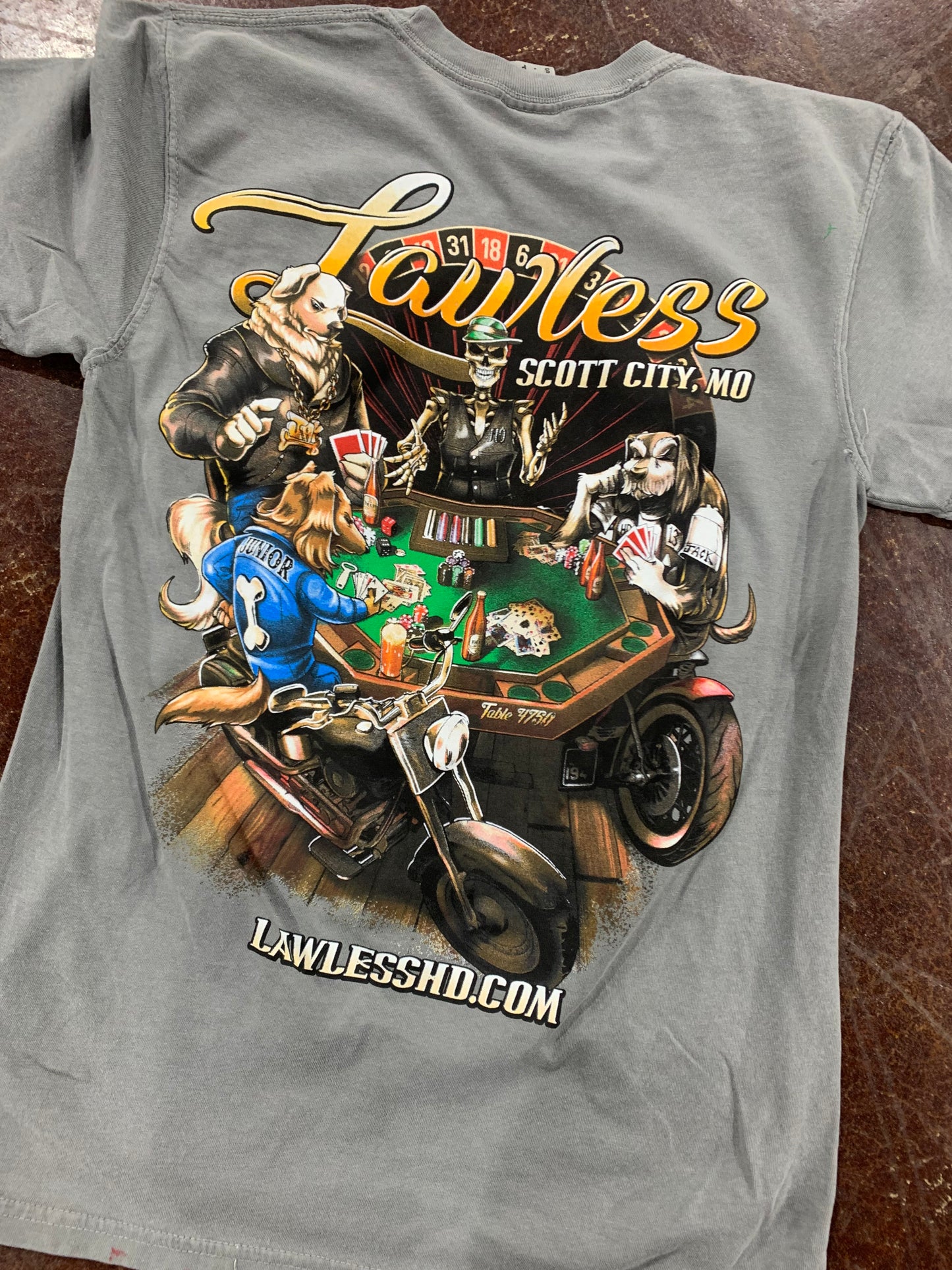 Lawless Poker Table Mens Short Sleeve Tee